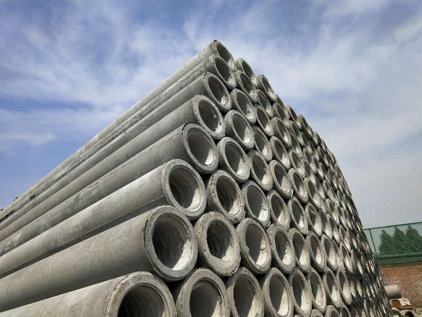 水泥電線桿出廠價(jià)解答10米、8米的電線桿地錨一般埋深多少